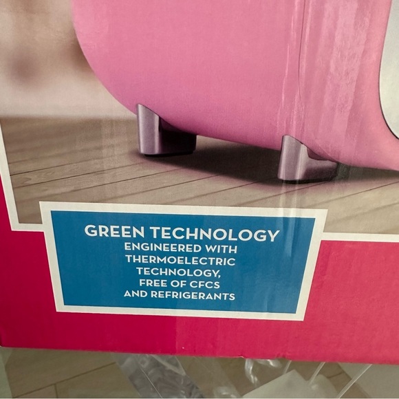 BARBIE Mirror Beauty Cooler Mini Fridge Glass Door Pink NEW IN BOX - Picture 5 of 11